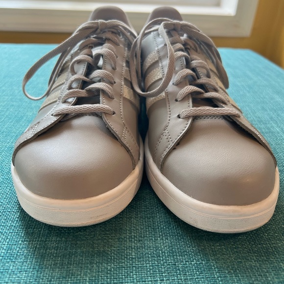 Adidas Cloudfoam Gray/white Shoes- excellent condition Size 9.5 - Picture 4 of 7